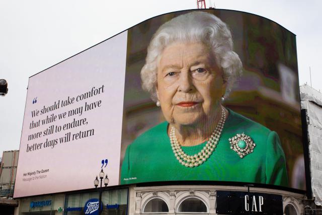A message from Her Majesty The Queen is displayed on the advertising screen in piccadilly circus, London, during the coronavirus lockdown | © Jamie Lorriman / Alamy Stock Photo
