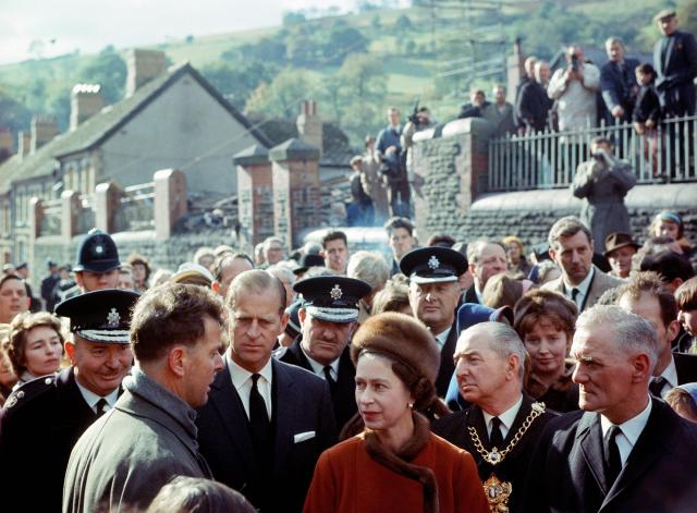 The Queen and Prince Philip visiting Aberfan, 1961 | © Trinity Mirror / Mirrorpix / Alamy Stock Photo